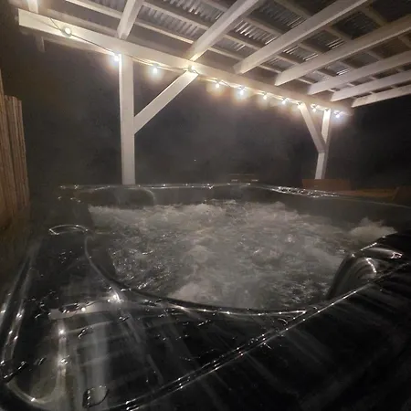 Jozef Z Prywatnym Duzym Jacuzzi I Sauna Przystan Pod Niebem * Leczyce