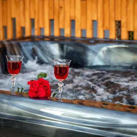 Jozef Z Prywatnym Duzym Jacuzzi I Sauna Przystan Pod Niebem Apartment *