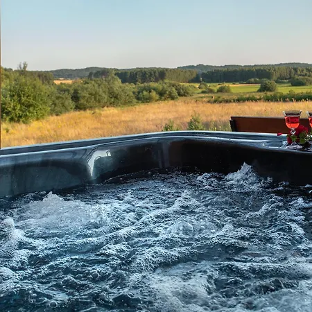 Jozef Z Prywatnym Duzym Jacuzzi I Sauna Przystan Pod Niebem Apartment