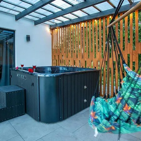 Jozef Z Prywatnym Duzym Jacuzzi I Sauna Przystan Pod Niebem Leczyce